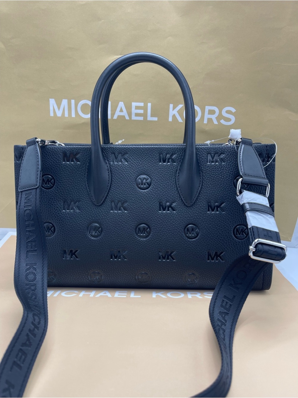 MICHAEL KORS Mirella Md Logo Debossed Satchel Shoulder Tote Crossbody
Black
NWT - Picture 16 of 16
